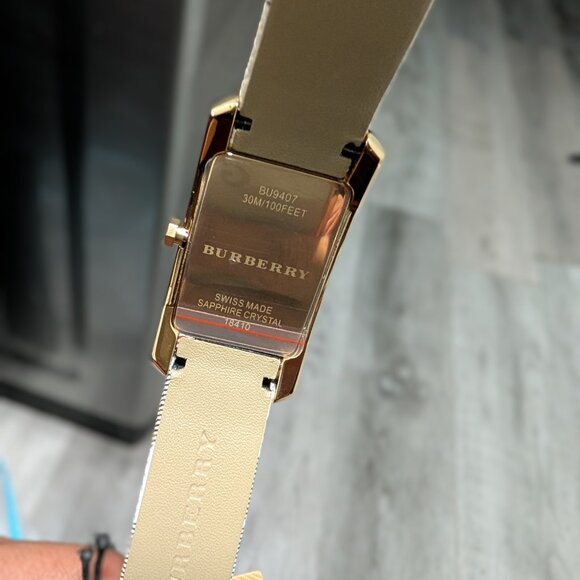 Brand New Burberry Bu9407 Gold Case Leather Band Women's Watch - Picture 5 of 5